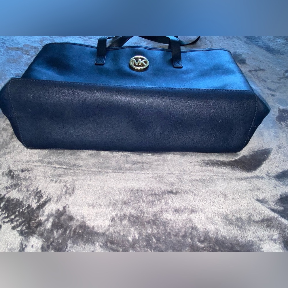 Michael Kors Navy Jet Set Travel Medium Tote Purse MK 13.5" x 4.5" x 12" - Picture 8 of 12